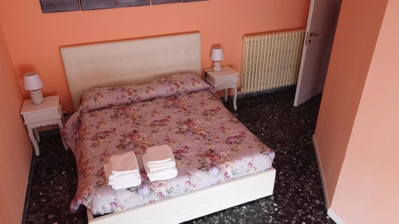 Andrea Affittacamere E B&B Solignano Nuovo Exterior foto